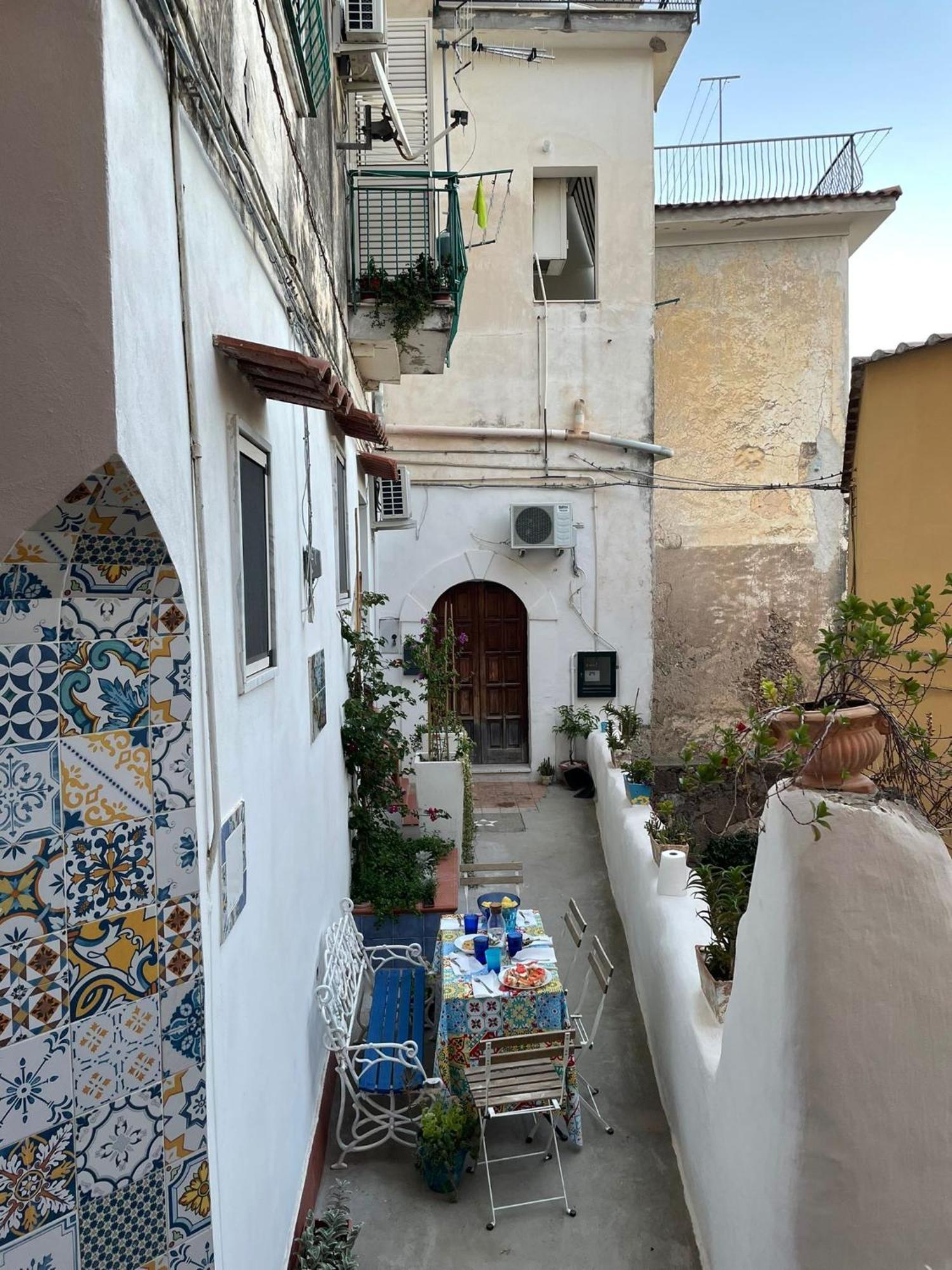 Casa Vacanza Le Tre Sorelle Vietri エクステリア 写真